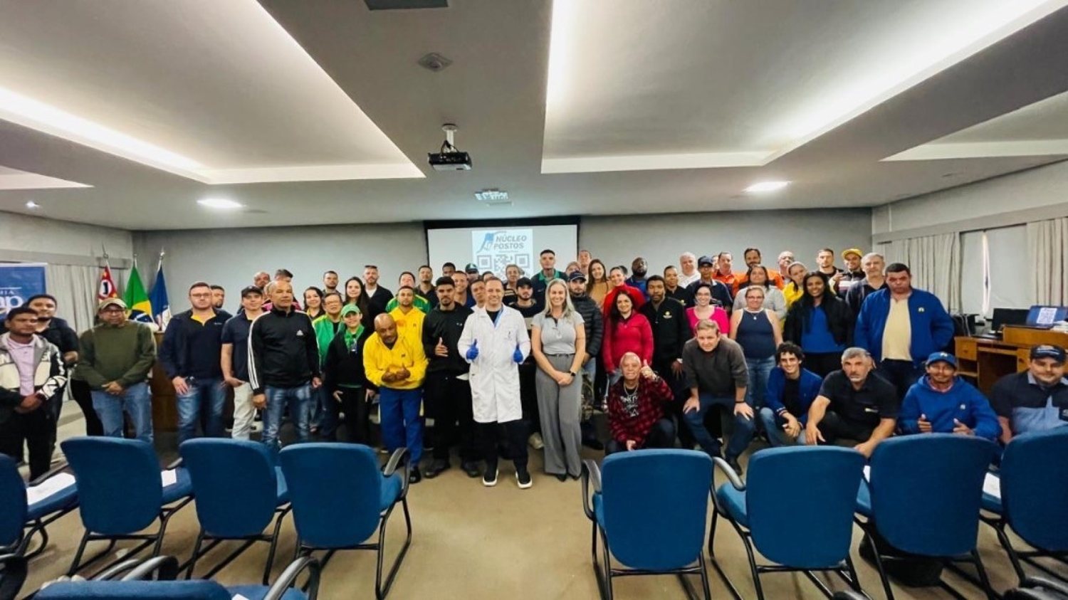 Participantes reunidos ao final de treinamento técnico da IC Analítica